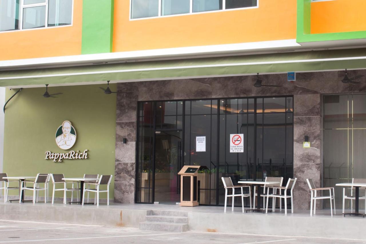 Spring Season Hotel Muar Exterior foto