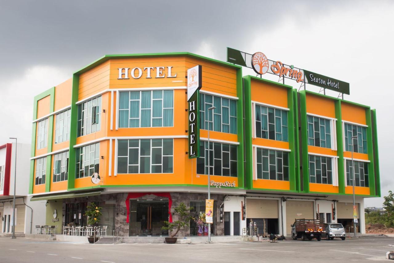 Spring Season Hotel Muar Exterior foto